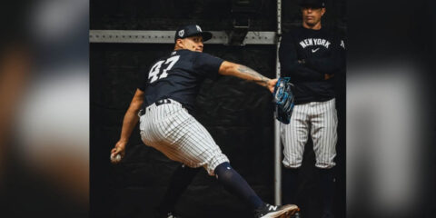 El beisbolista Aaron González, llega a los Yankees de New York