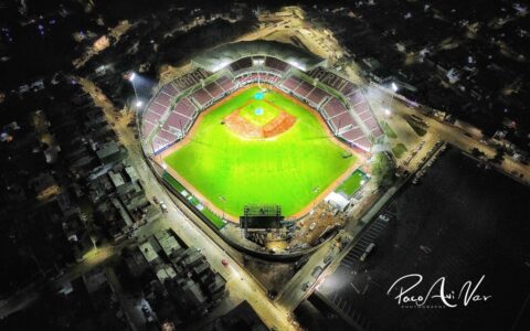 Nayarit inaugura estadio de béisbol de 700 millones