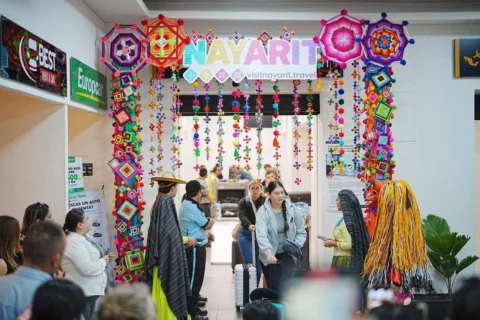 Inauguran en Nayarit primer vuelo internacional Tepic-Los Ángeles California